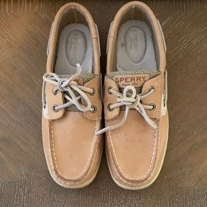 Women’s sperry shoes
